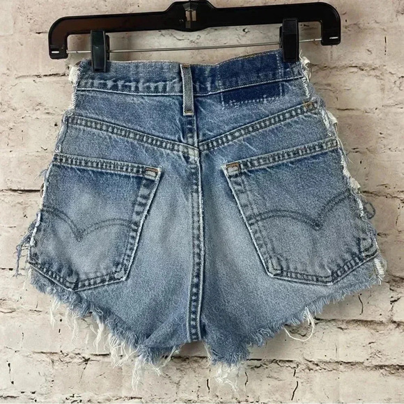 LF Furst of A Kind High Rise Denim Shorts Levis O Ring  Distressed Festival Jean - Picture 7 of 8